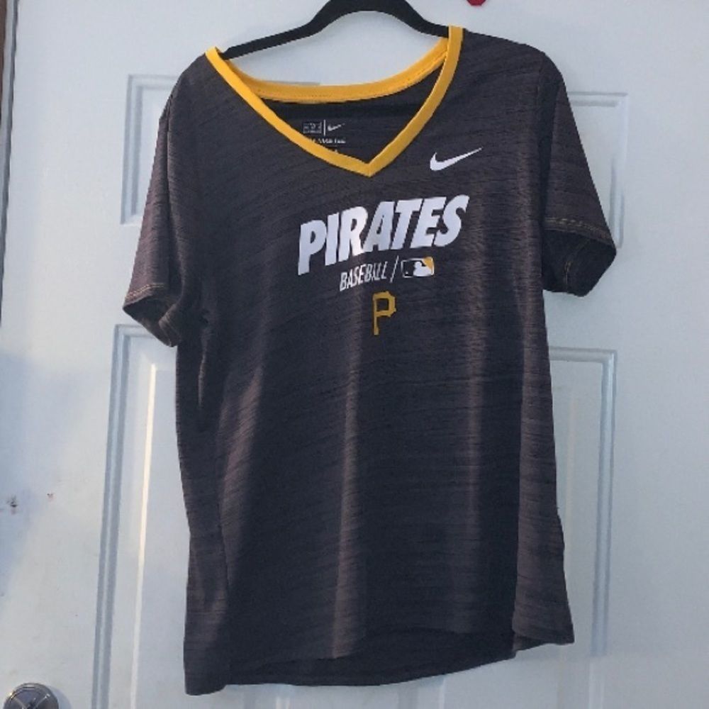 Nike Woman’s Pittsburgh Pirates Shirt XL